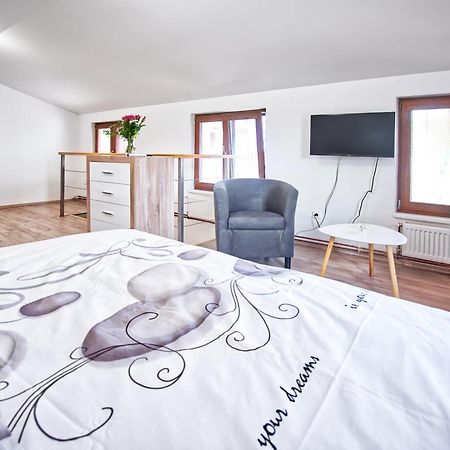 Nice Accommodation In Mikulov Extérieur photo