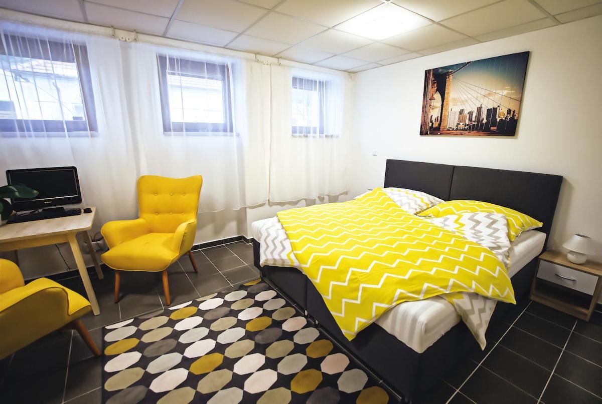 Nice Accommodation In Mikulov Extérieur photo