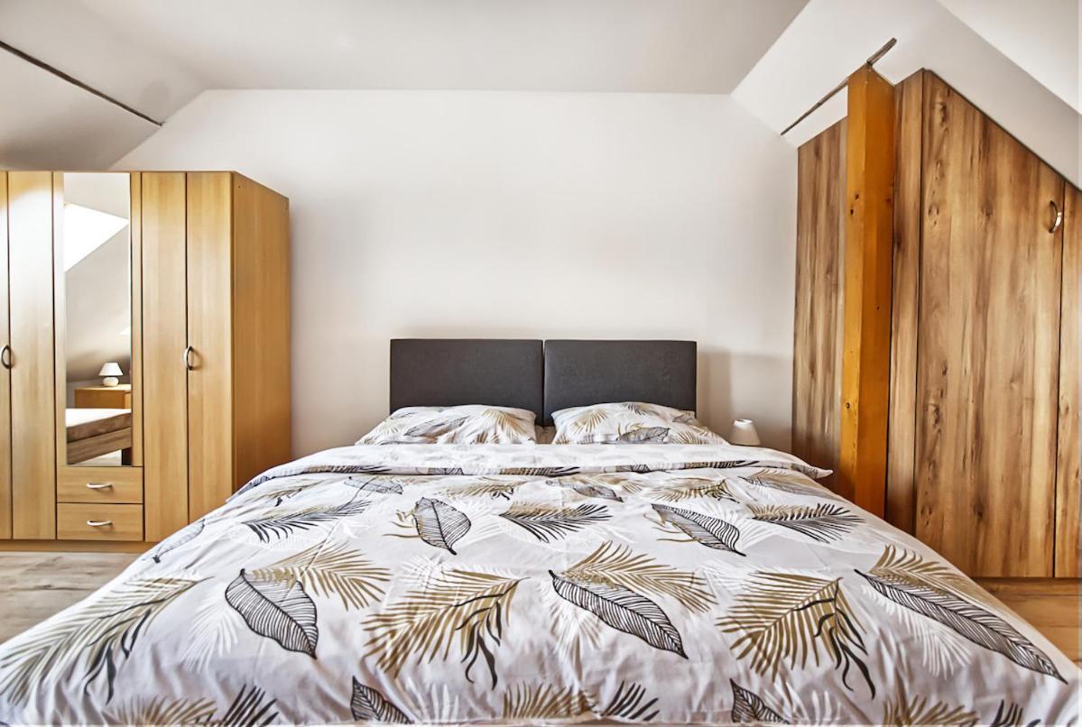 Nice Accommodation In Mikulov Extérieur photo