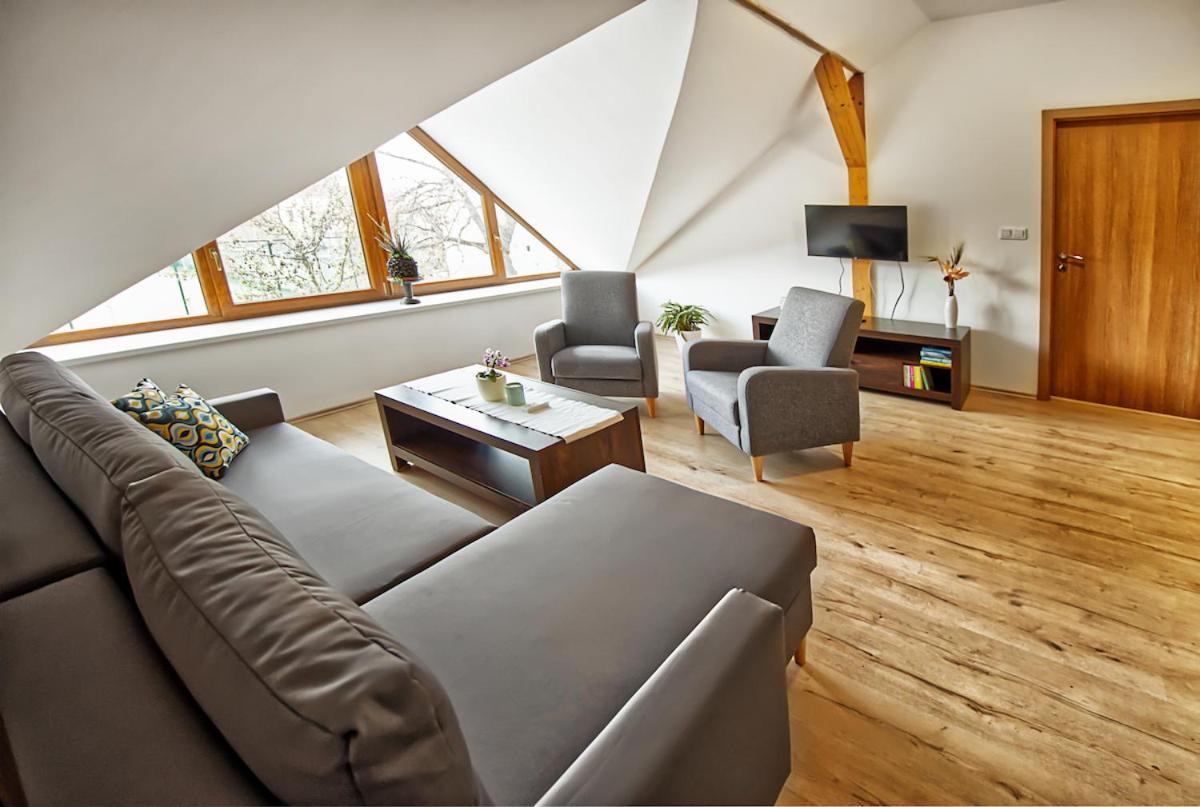 Nice Accommodation In Mikulov Extérieur photo