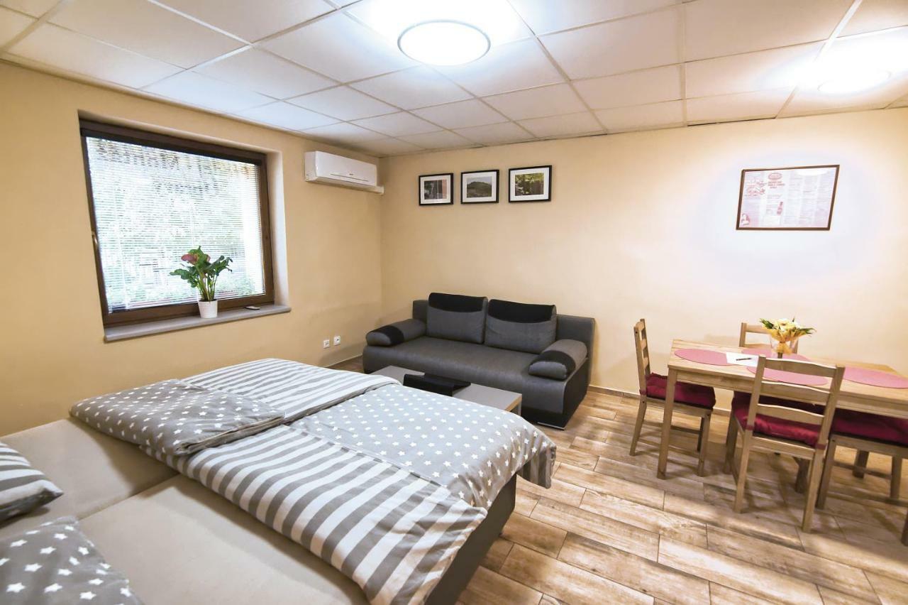 Nice Accommodation In Mikulov Extérieur photo