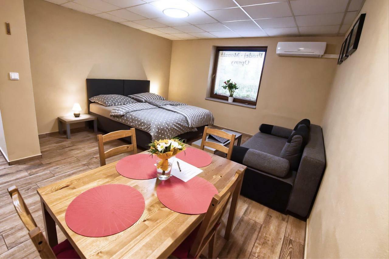 Nice Accommodation In Mikulov Extérieur photo